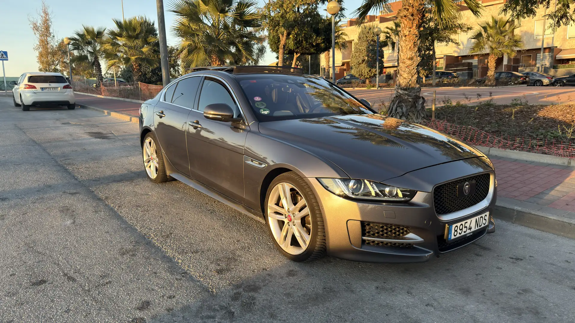 Jaguar XE 2.0 I4 R-Sport Aut. 200 - 2
