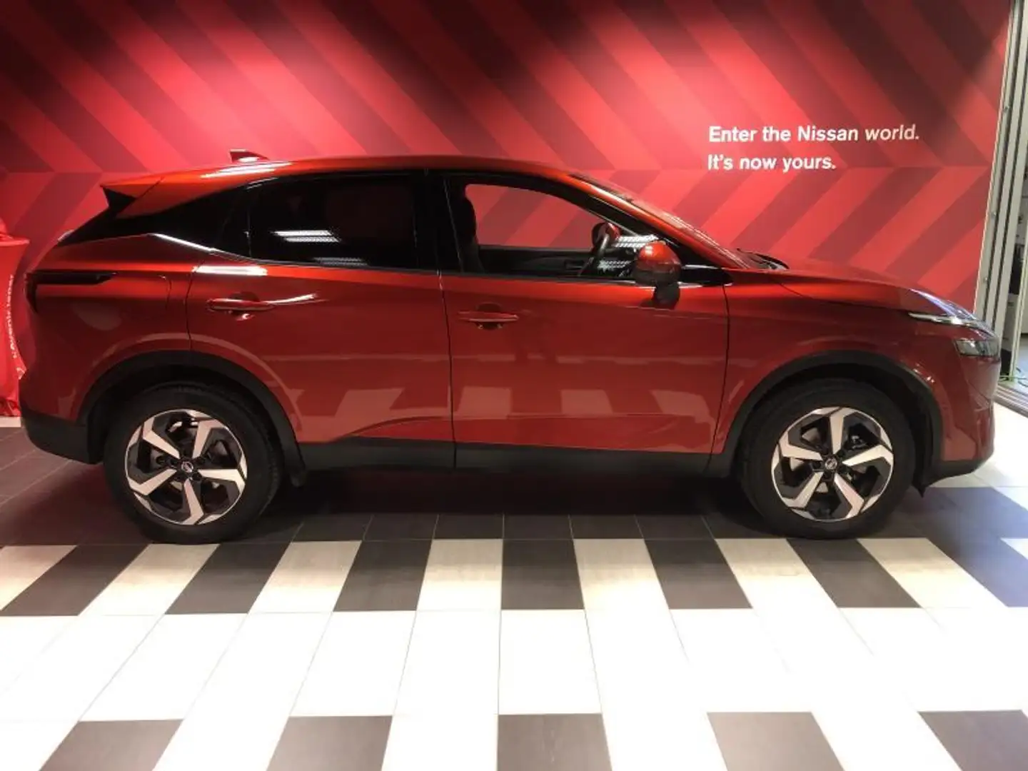 Nissan Qashqai N-Connecta + Easy Pack Rouge - 2