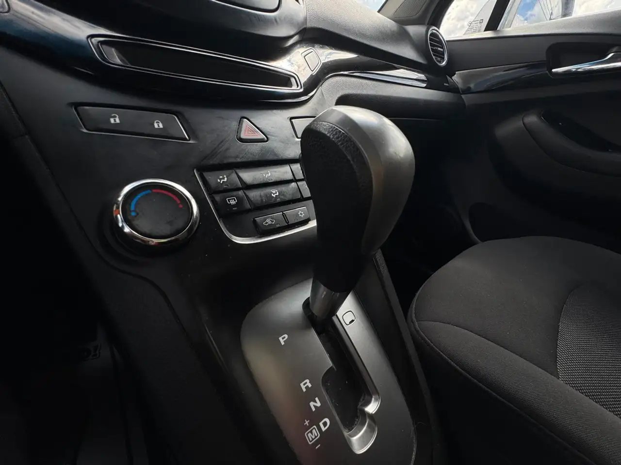 Chevrolet Orlando photo Chevrolet Orlando