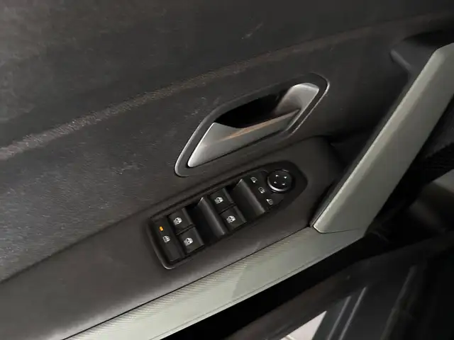 Dacia Duster view 13