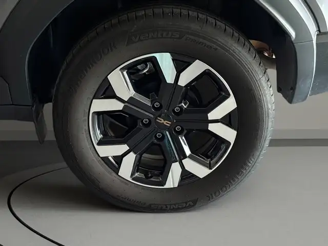 Dacia Duster view 23