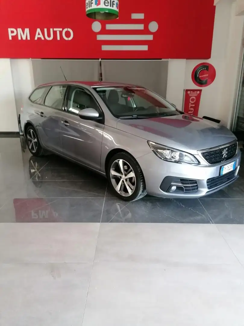 Peugeot 308 BlueHDi 130 S&S SW Allure Grau - 2