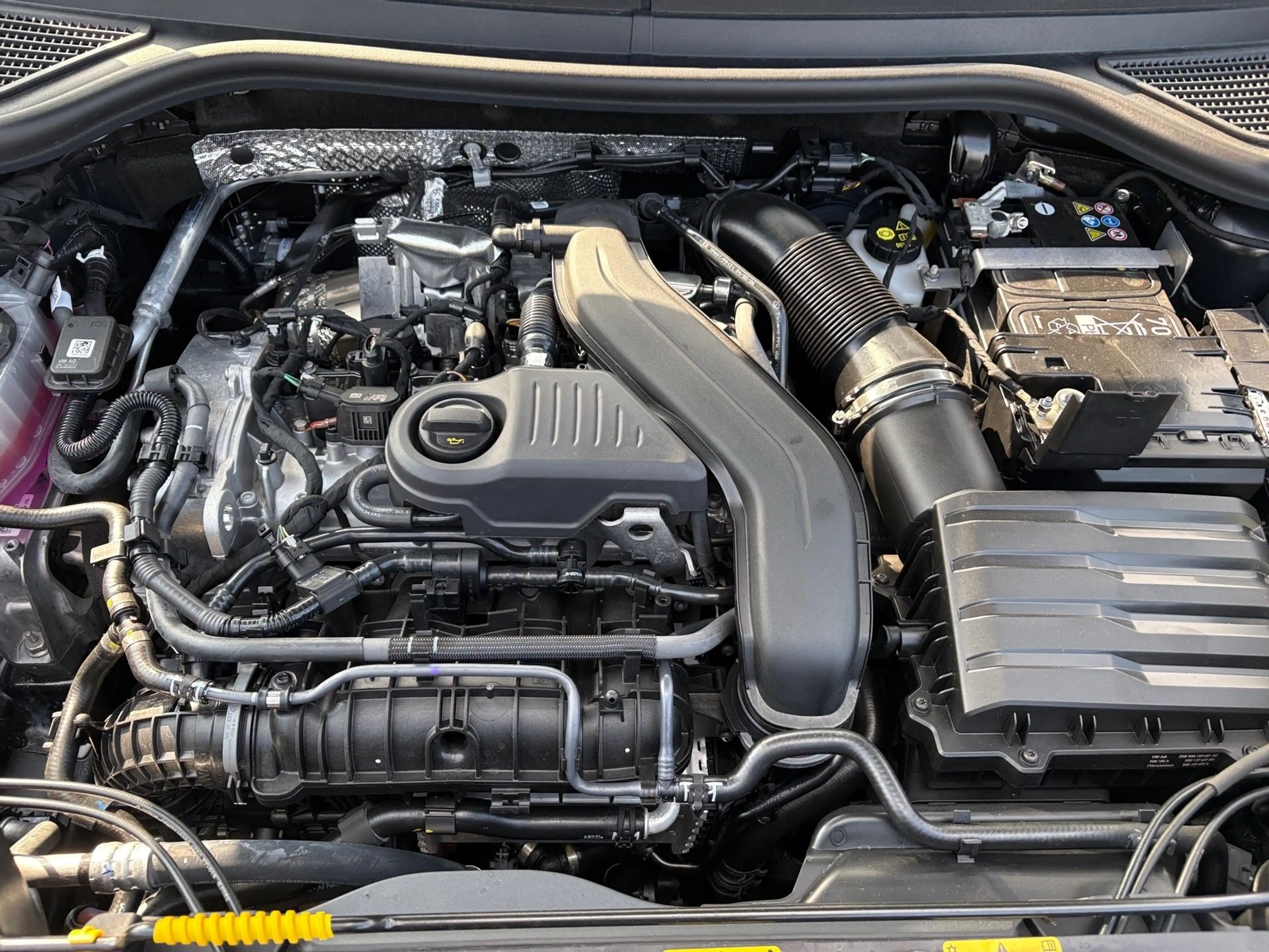 Volkswagen T-Roc 1.5 eTSI Style *AHK*NAVI*KAMERA*SITZHZG* — photo 9