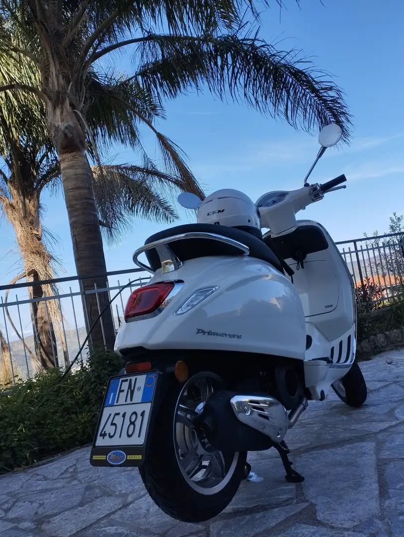Vespa Primavera 125 White - 1