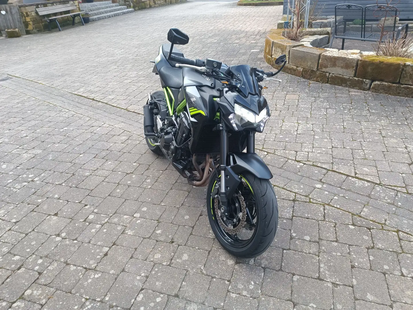 Kawasaki Z 900 A2 Schwarz - 2