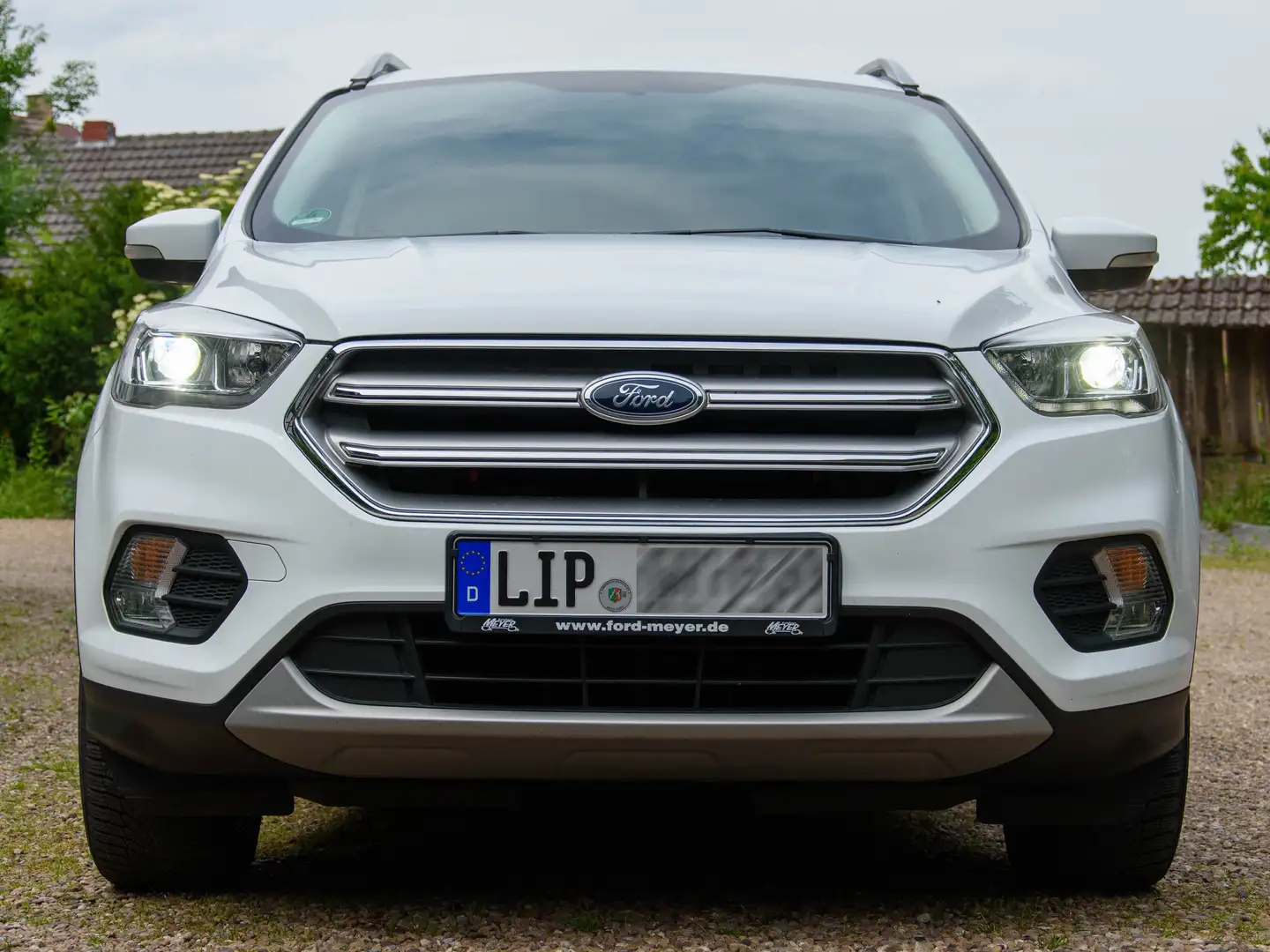 Ford Kuga Kuga 2.0 TDCi 4x4 Aut. Cool&Connect Weiß - 1