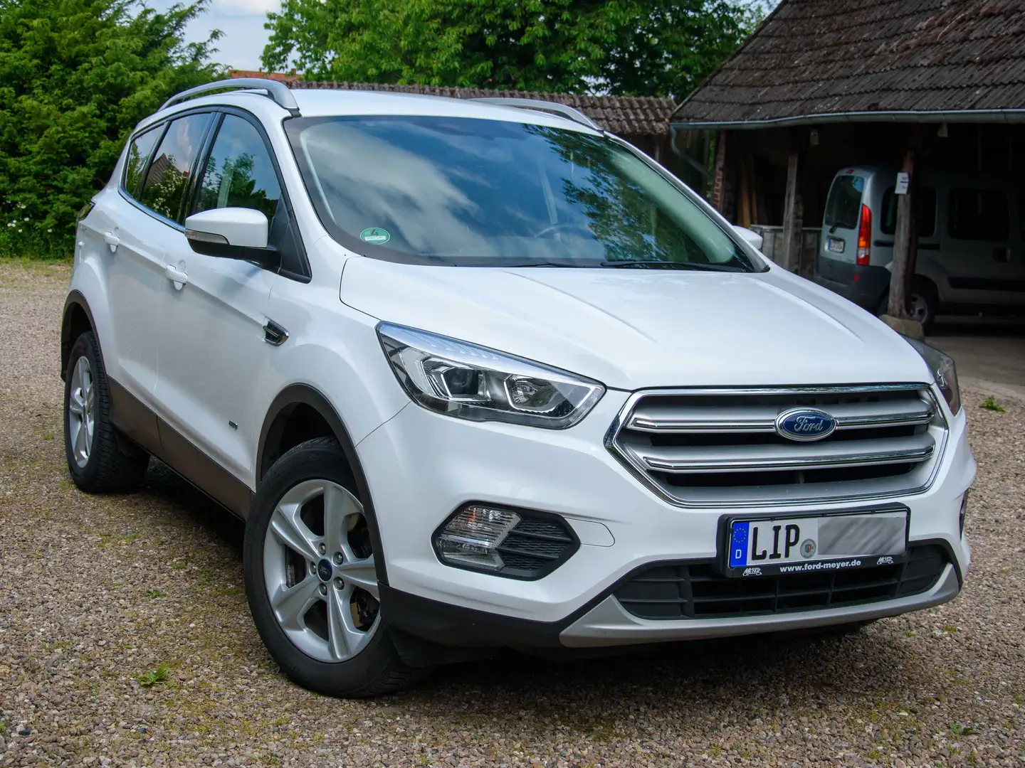 Ford Kuga Kuga 2.0 TDCi 4x4 Aut. Cool&Connect Weiß - 2