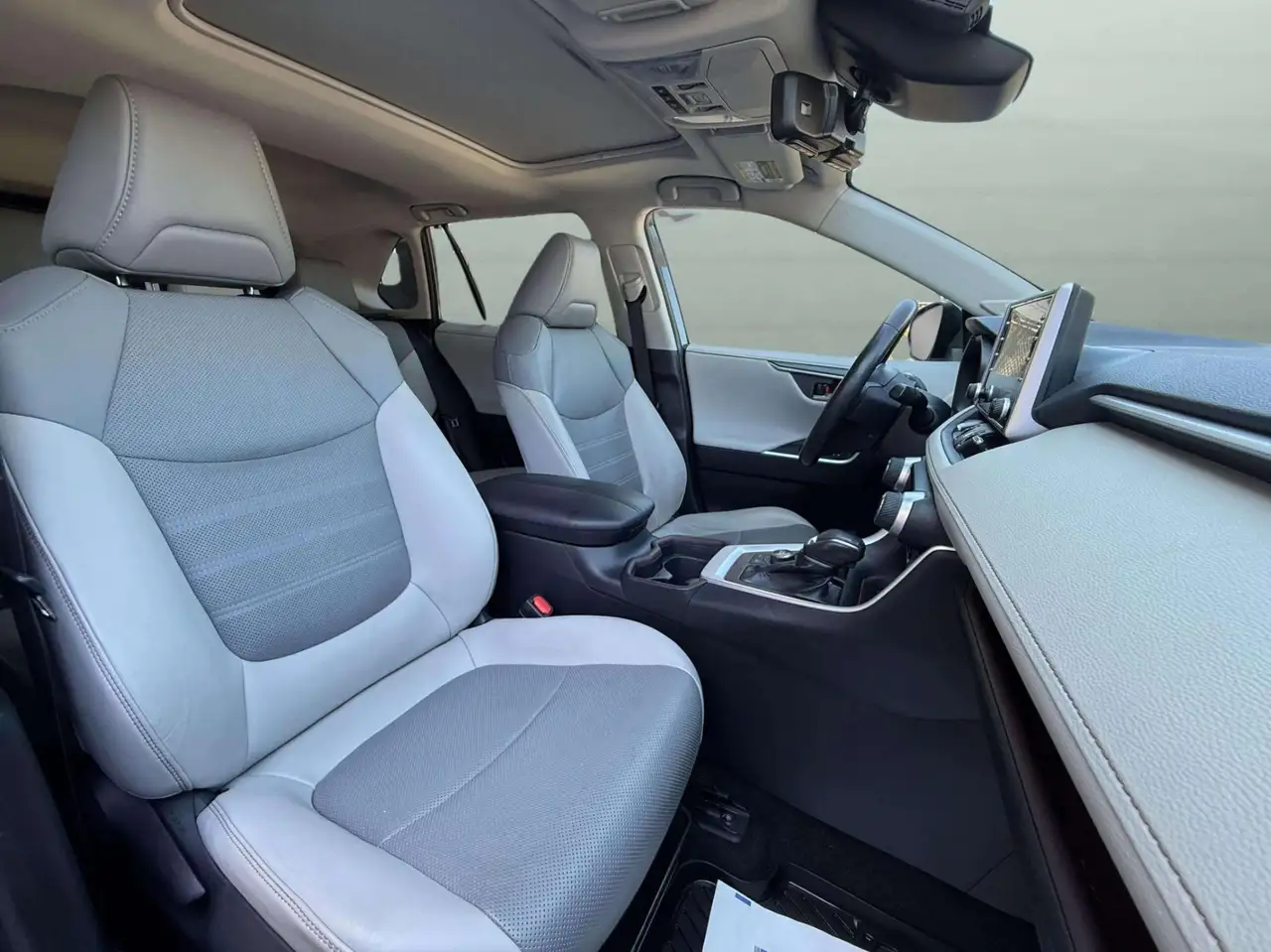 Toyota RAV 4 снимка Toyota RAV 4