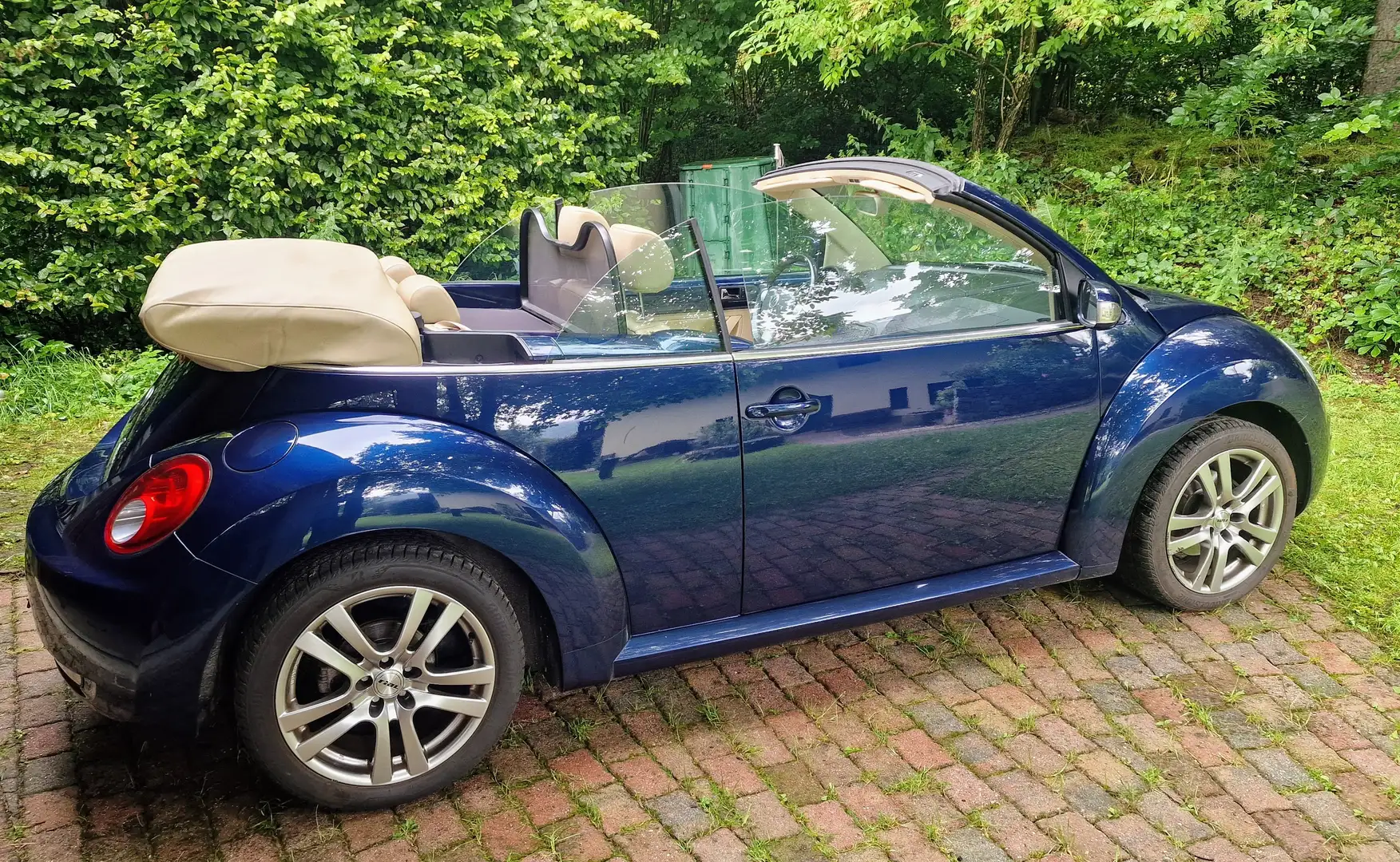 Volkswagen New Beetle Cabriolet Leder 1,9 TDI Cabrio / Roadster Blau - 1