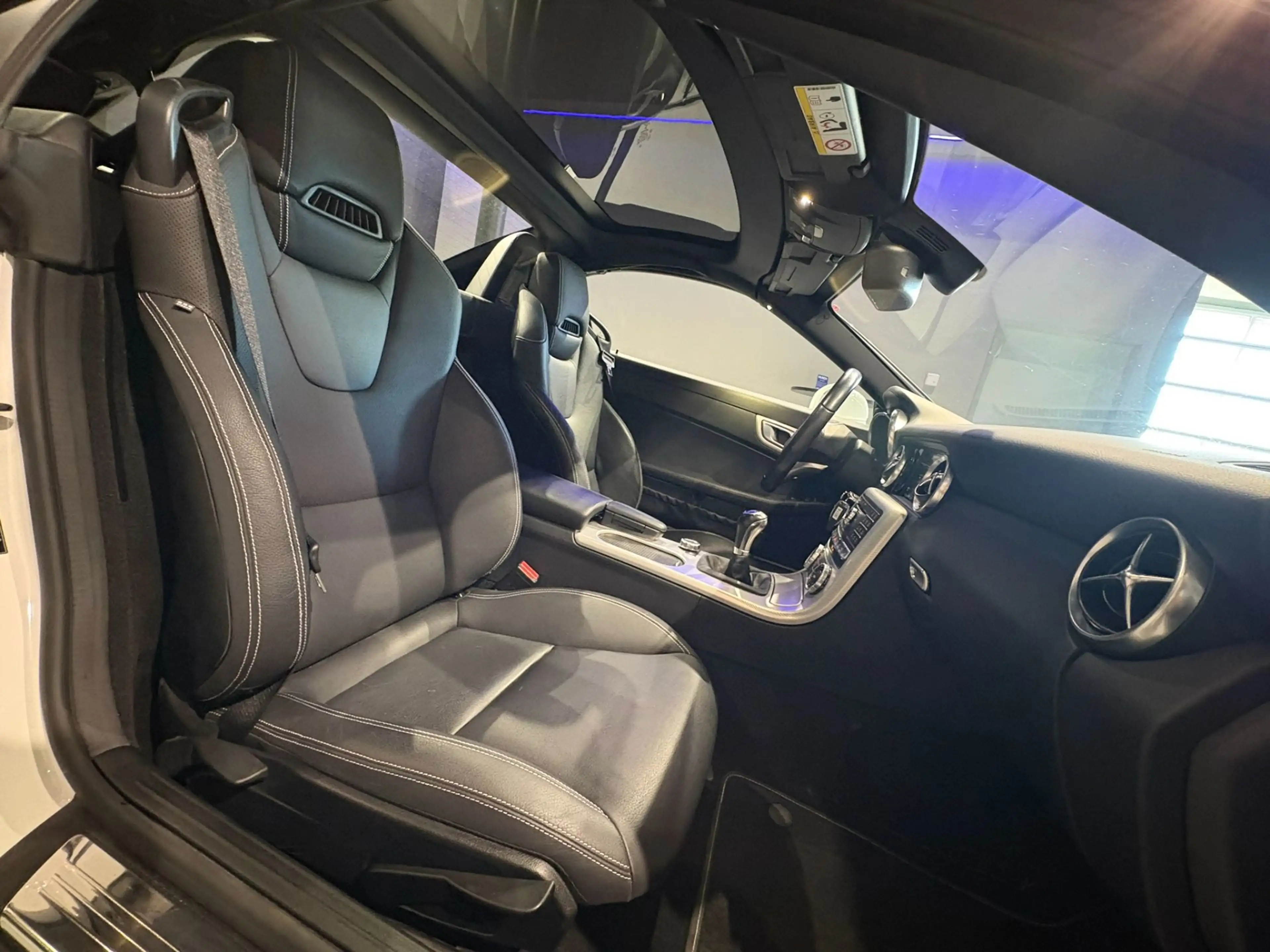 Mercedes-Benz SLC 180 Cabriolet 8-FACH EXTRAS !GELEGENHEIT! — photo 15