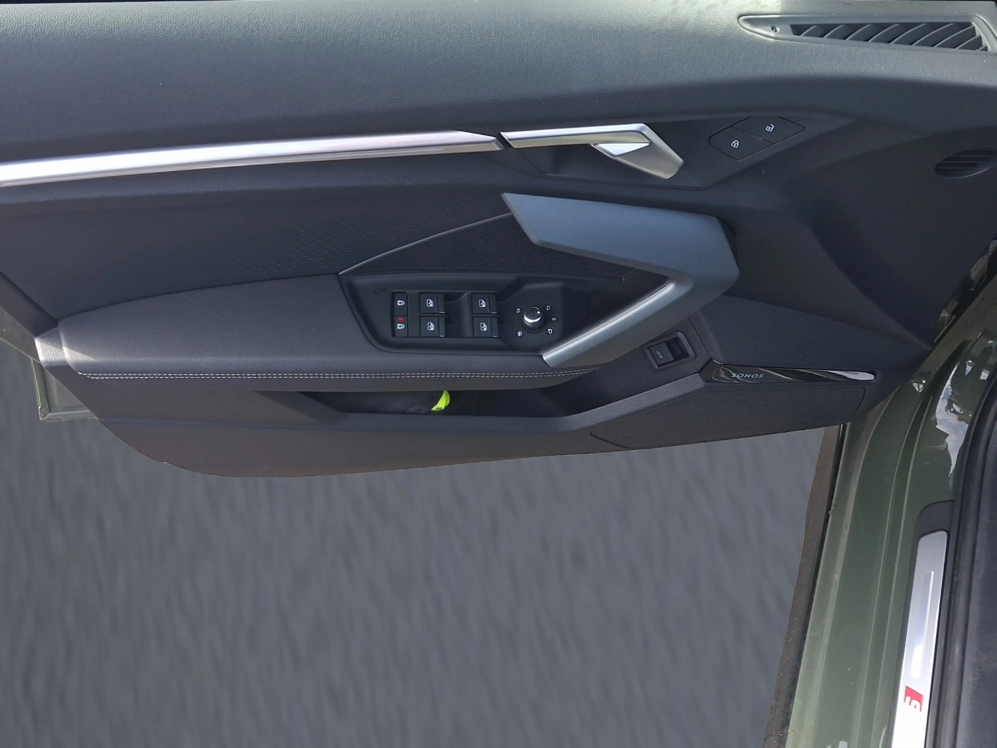 Audi A3 Limousine TFSI S line AHK Matrix Sonos Ambiente... — photo 12