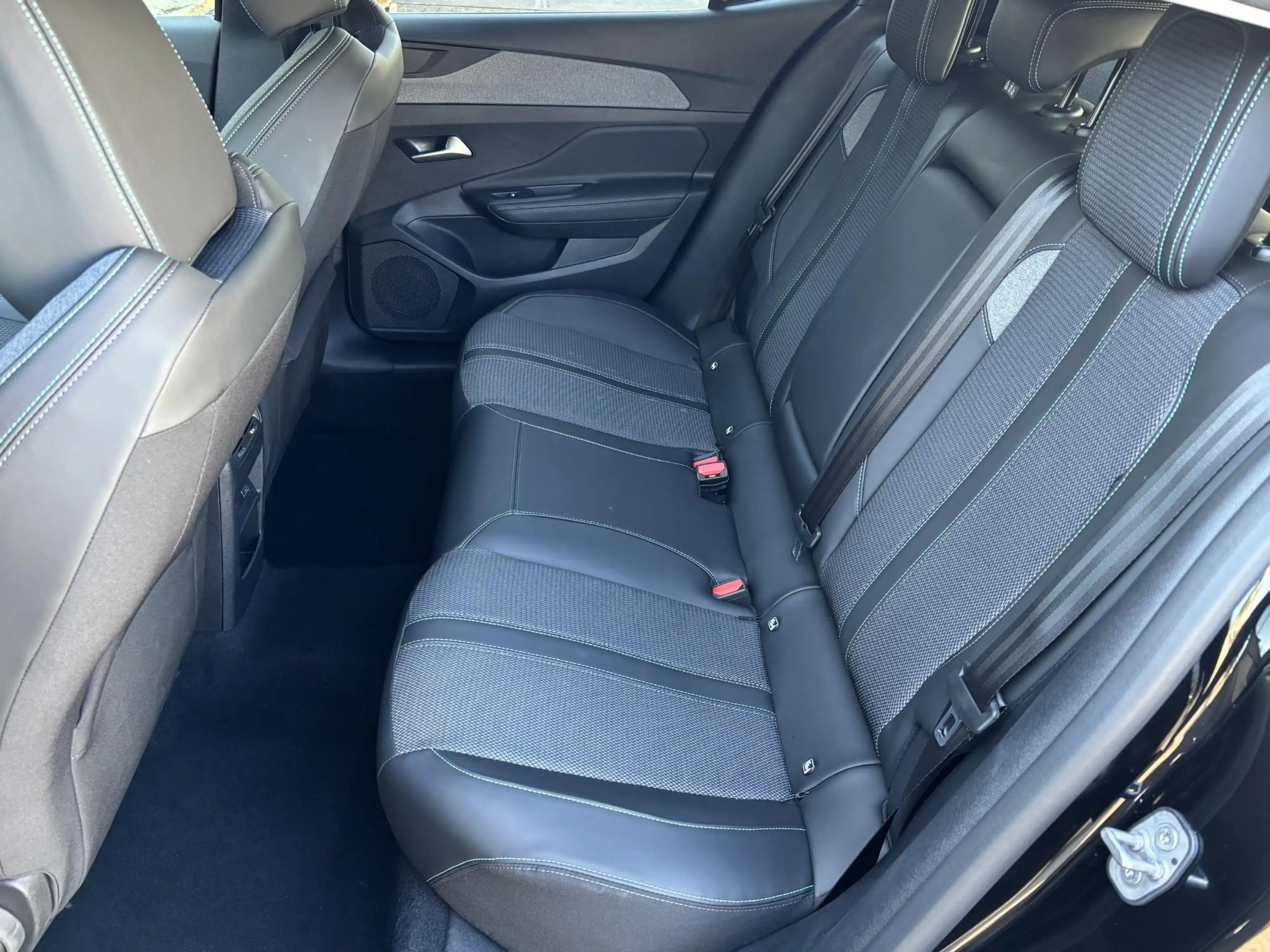 Peugeot 408 1.2 Hybrid 145pk Allure Automaat | Navigatie | Ach — photo 13