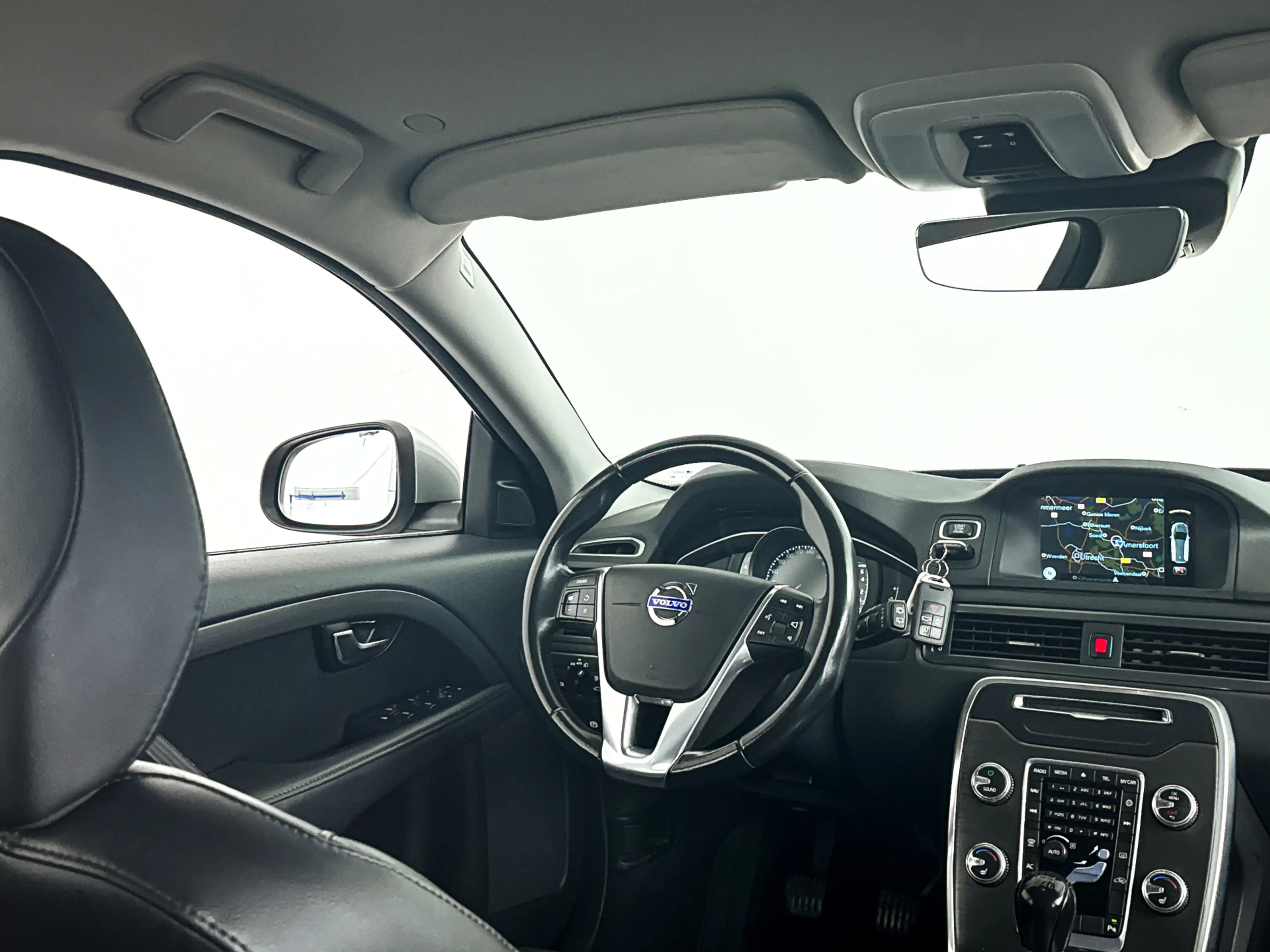 Volvo V70 T4 Nordic+ | Navigatie | Stoelverwarming | Trekhaa — photo 3