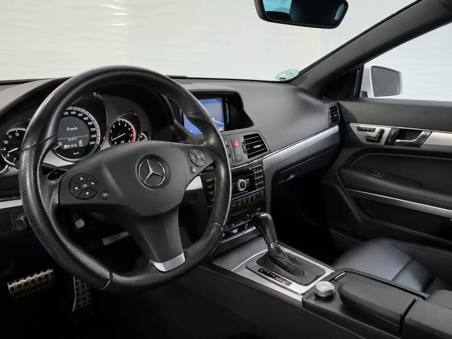 Mercedes-Benz E 250 Cabrio CGI BE Aut. Gris - 2