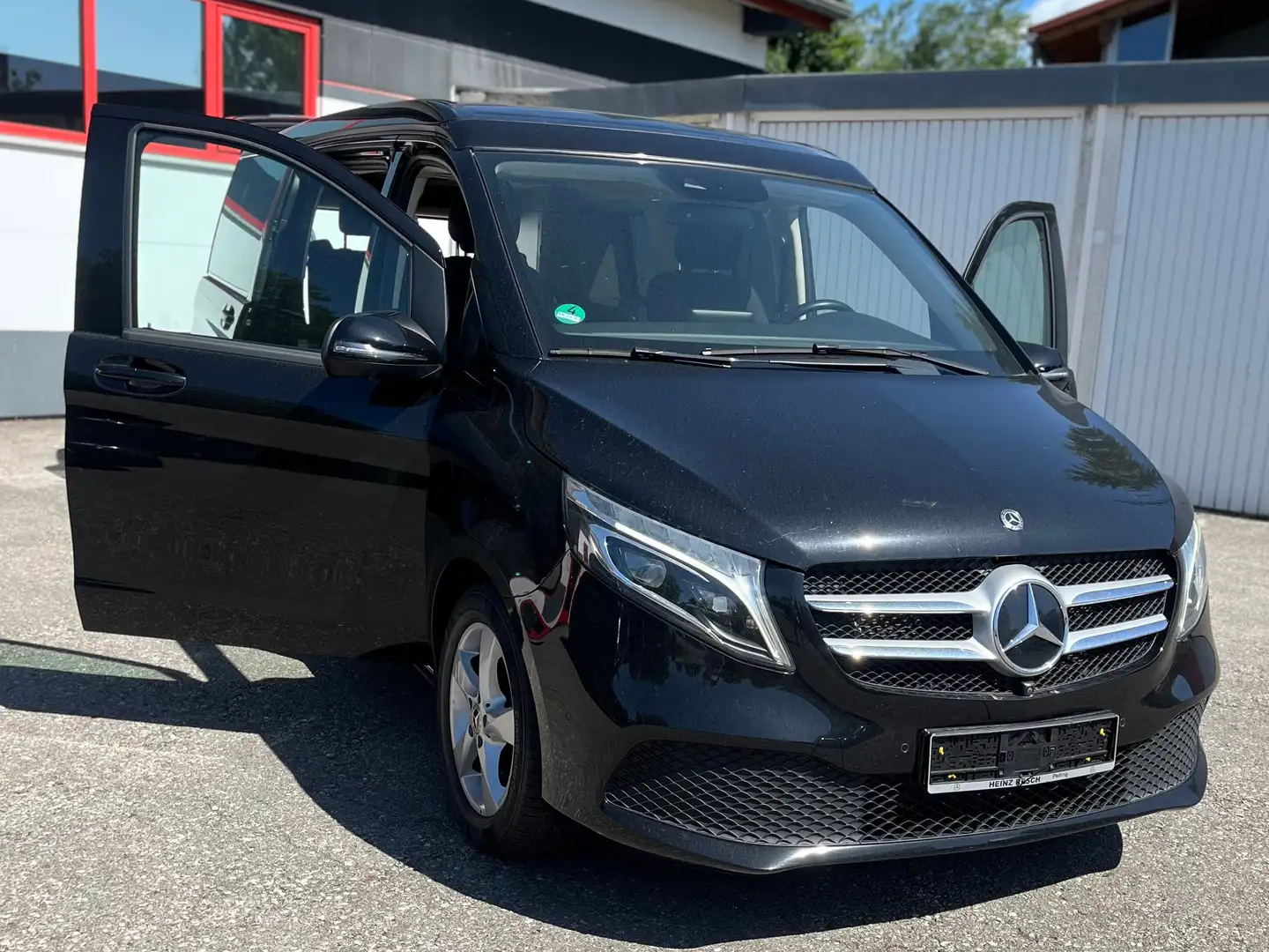 Mercedes-Benz V 250 Marco Polo 250D Schwarz - 1