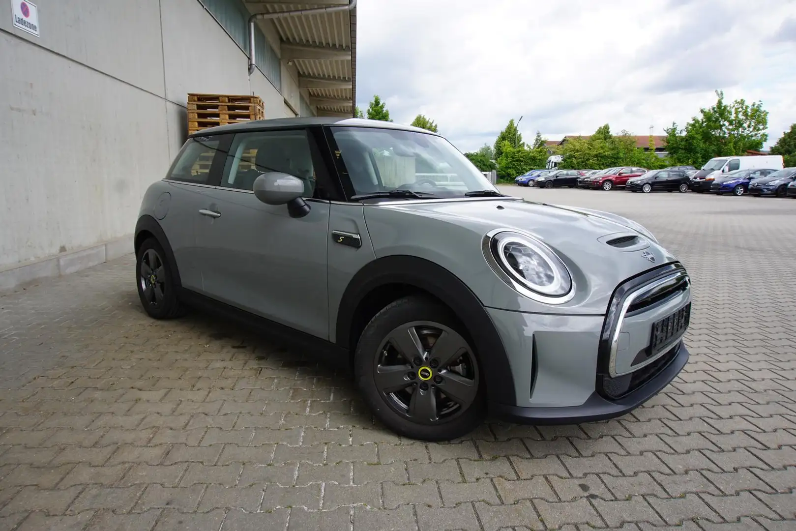 MINI Cooper SE Mini Cooper SE Navi LED ACC 1.Hd mtl. 149.- Grau - 1