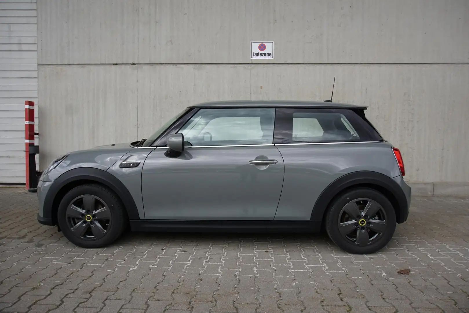 MINI Cooper SE Mini Cooper SE Navi LED ACC 1.Hd mtl. 149.- Grau - 2