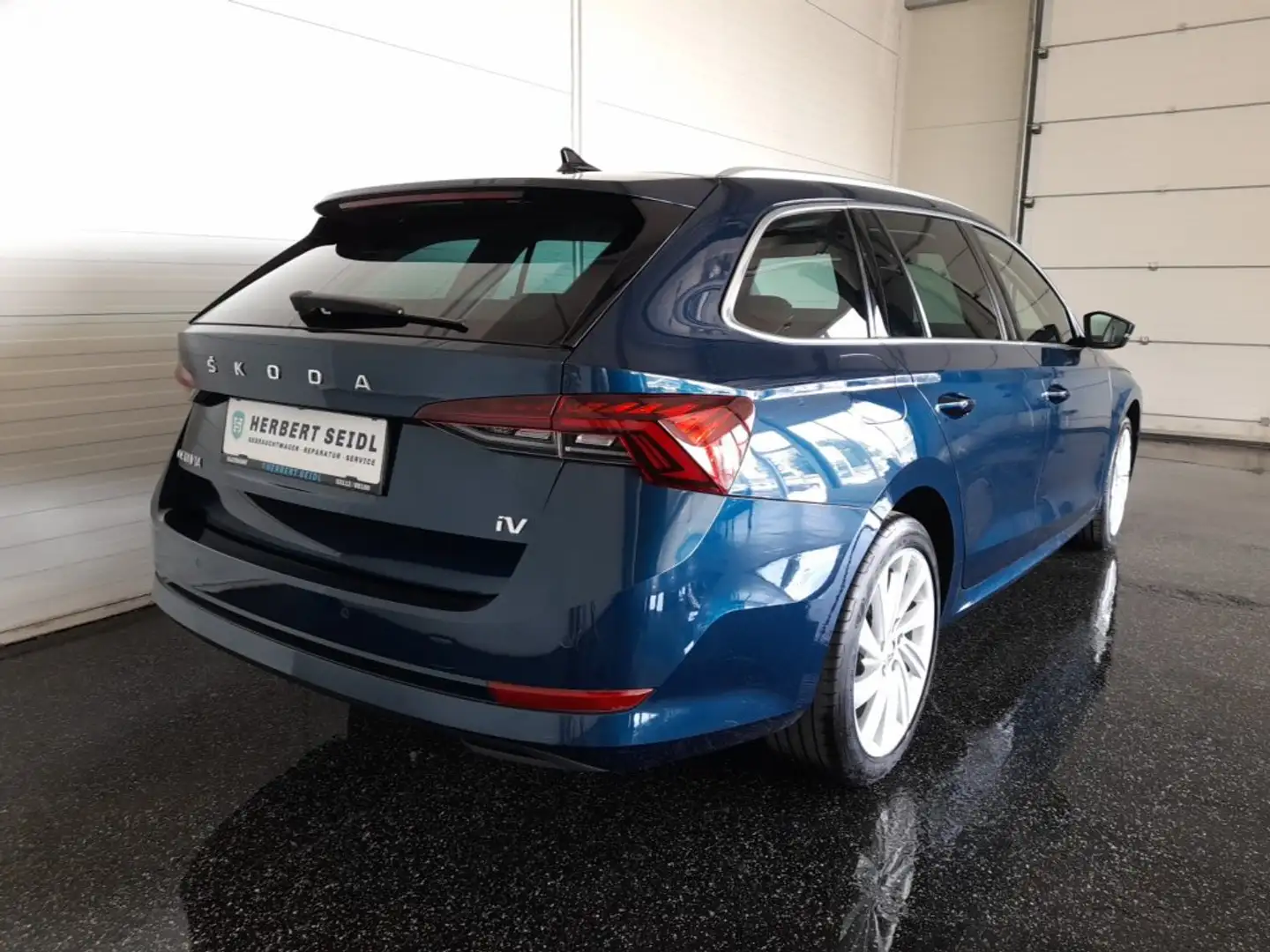 Skoda Octavia Combi STYLE PHEV DSG Blau - 2