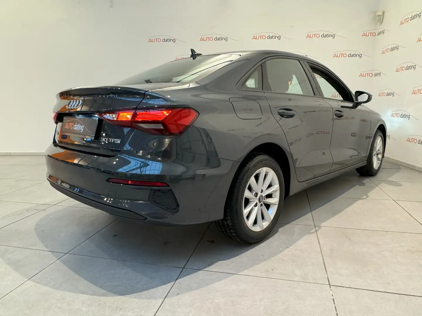 Audi A3 30 TFSI Business Edition Advanced S tronic Gris - 2
