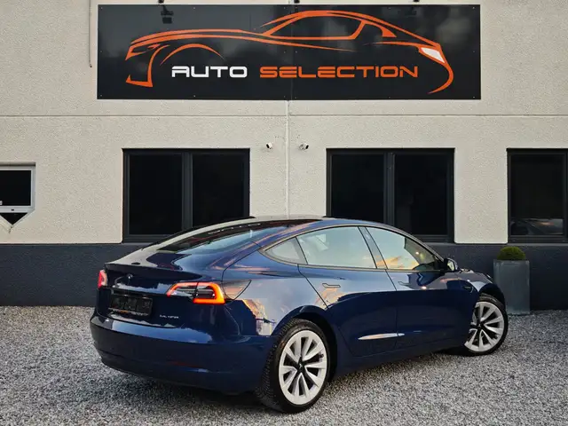 Tesla Model 3 view 2