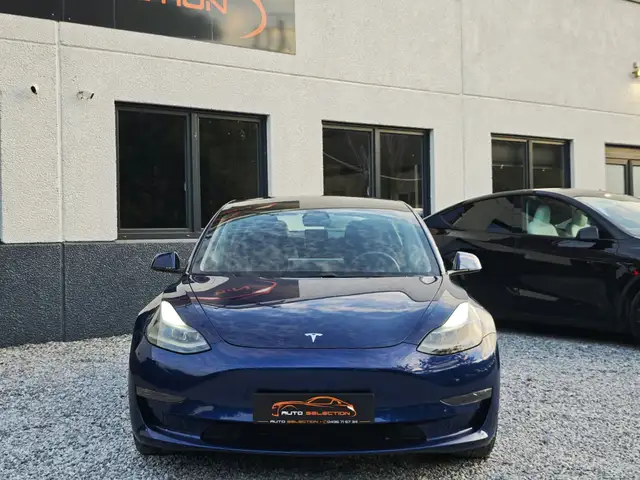Tesla Model 3 view 6