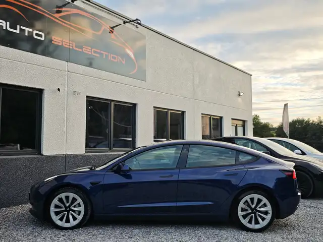 Tesla Model 3 view 7