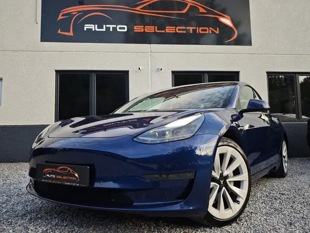 Tesla Model 3 view 11