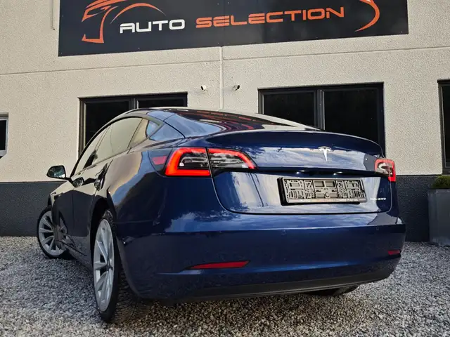 Tesla Model 3 view 12