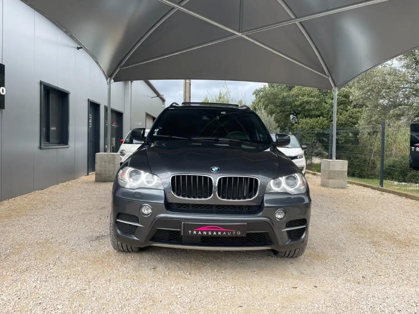 BMW X5 E70 LCI xDrive30d 245ch Luxe A / Toit Ouvrant / Attelage Electrique / HUD / Soft Close Grau - 2