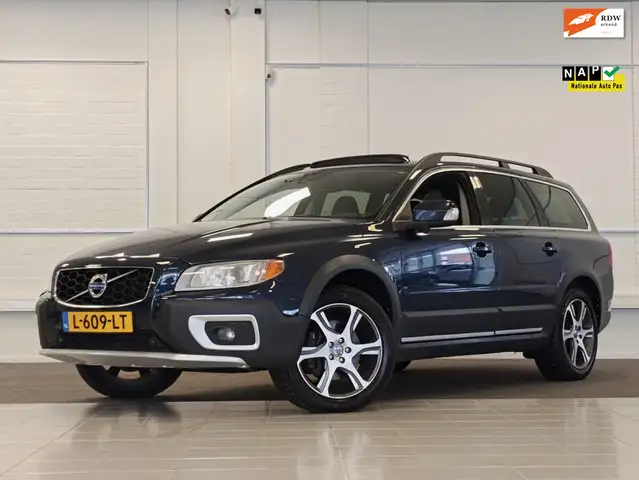 Volvo XC70 3.0 T6 Momentum BLIS Xenon Leer Navi Mooi! Trekhaa