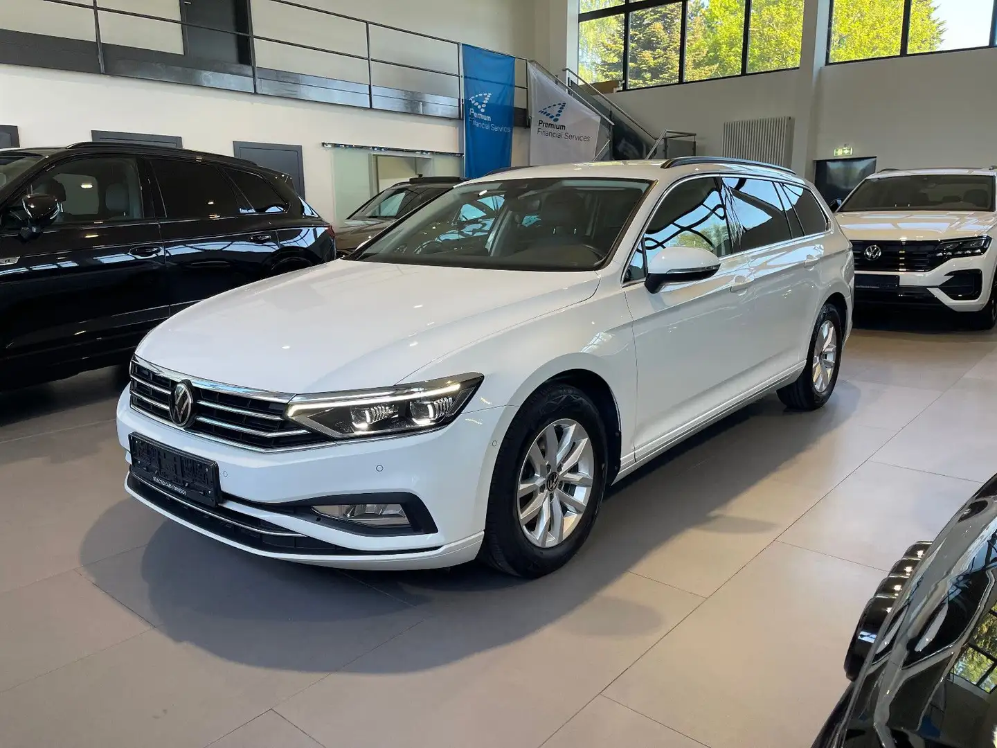 Volkswagen Passat Variant Passat Business 2.0 TDI DSG AID/MATRIX/KAM/AHK Blanc - 1