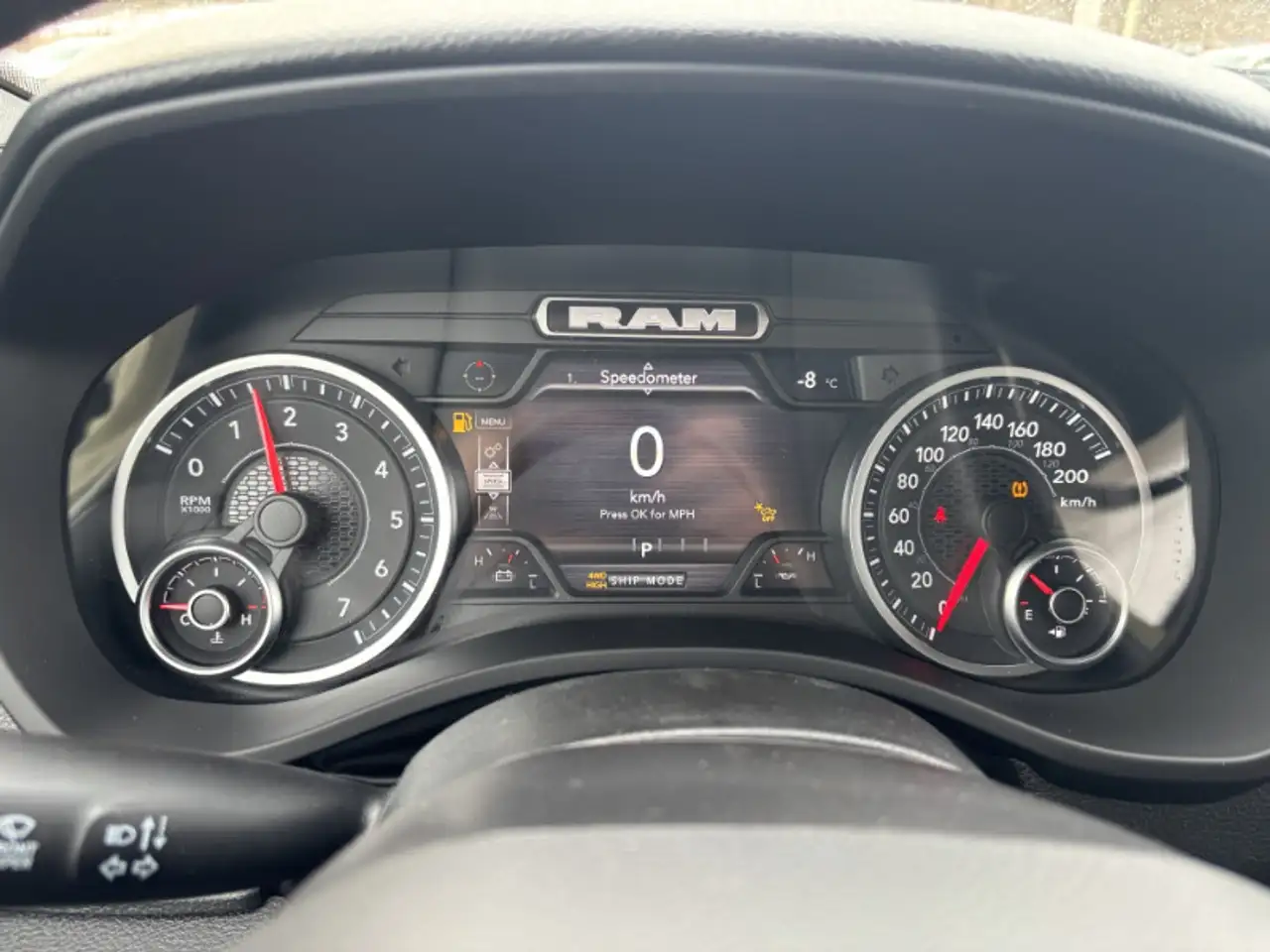 RAM 1500 снимка RAM 1500