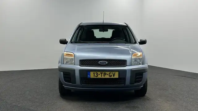 Ford Fusion view 9