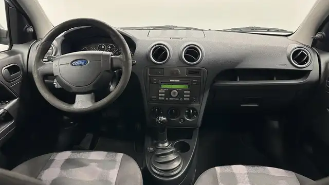 Ford Fusion view 3