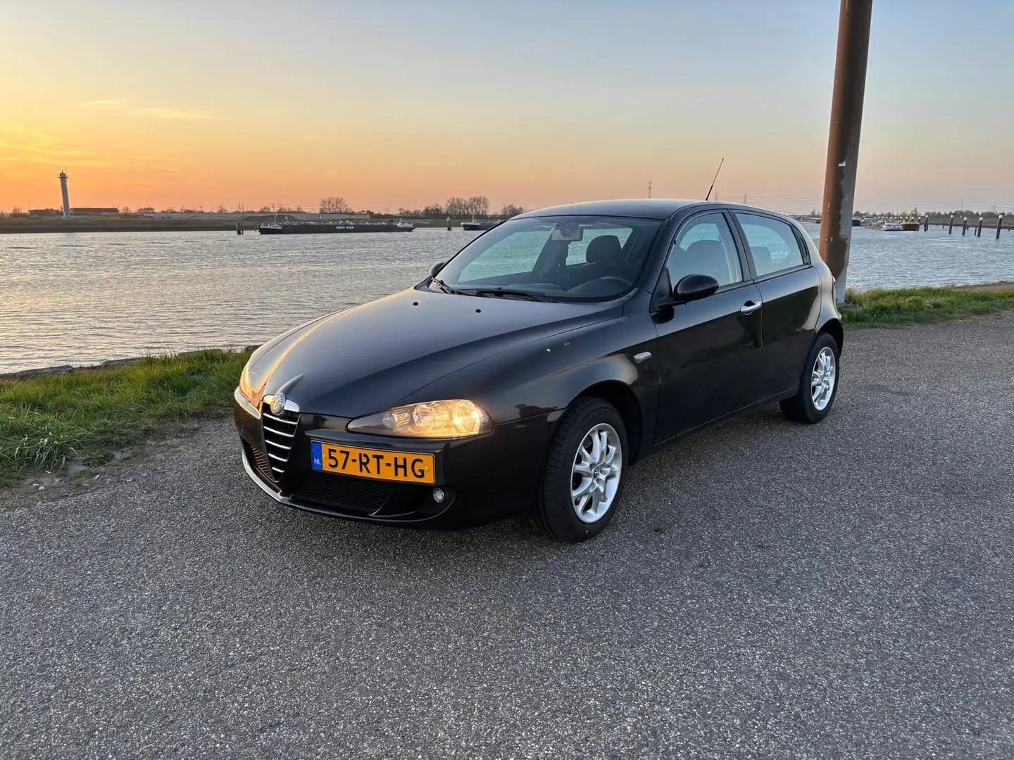 Alfa Romeo 147 1.6 Twin Spark - 1