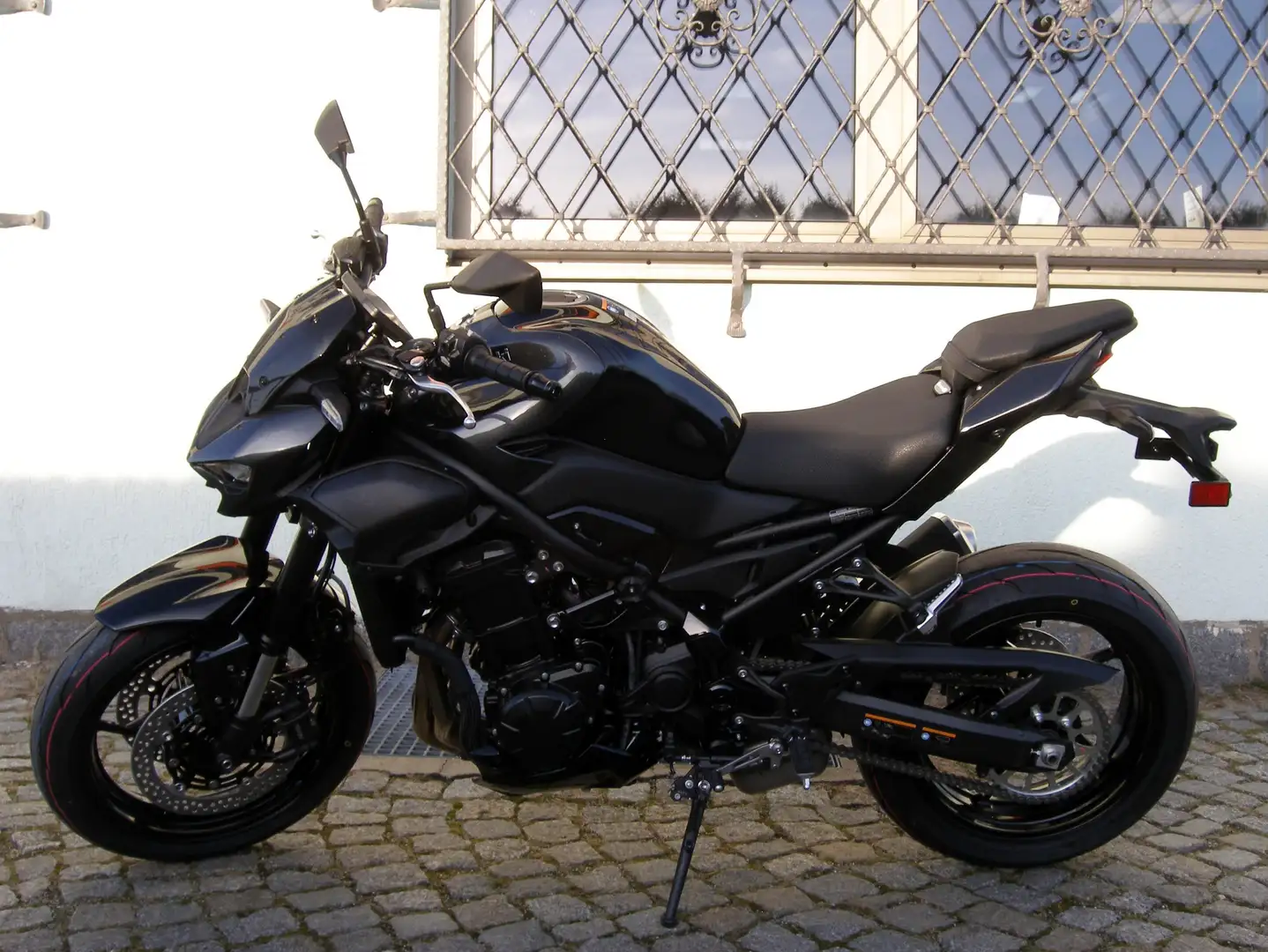 Kawasaki Z 900 Negro - 2