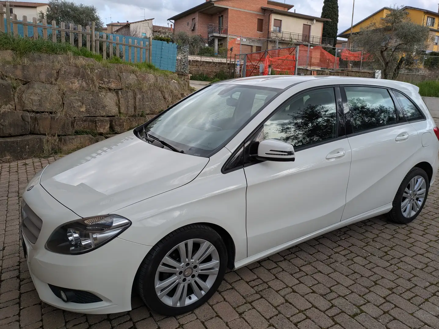 Mercedes-Benz B 180 B 180 cdi Executive auto White - 2