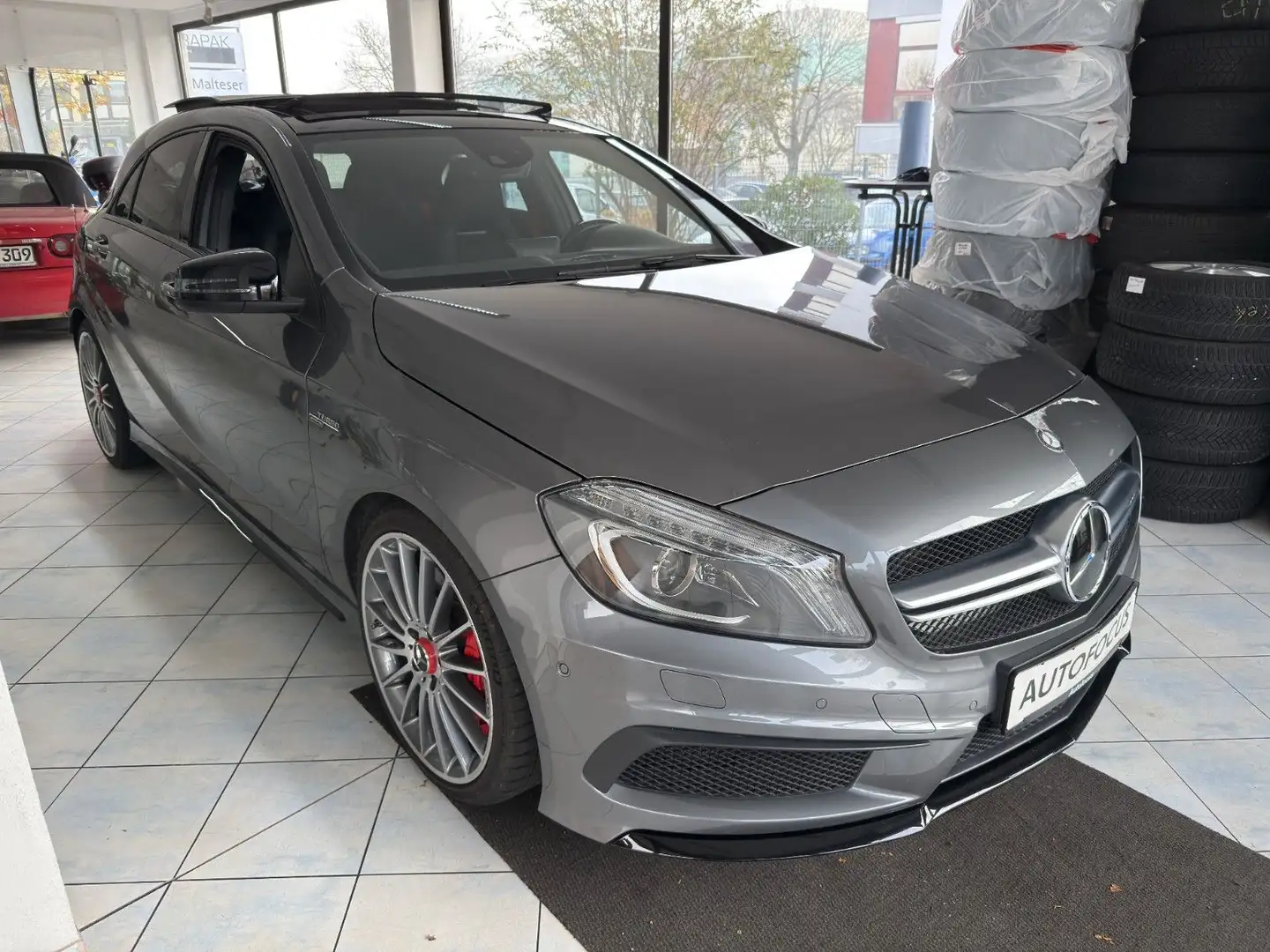 Mercedes-Benz A 45 AMG 4Matic*Leder*Panorama*Performance* Grau - 1