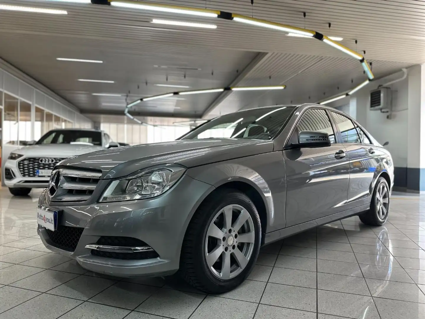 Mercedes-Benz C 180 CDI Trend UNICO PROPRIETARIO Grau - 2
