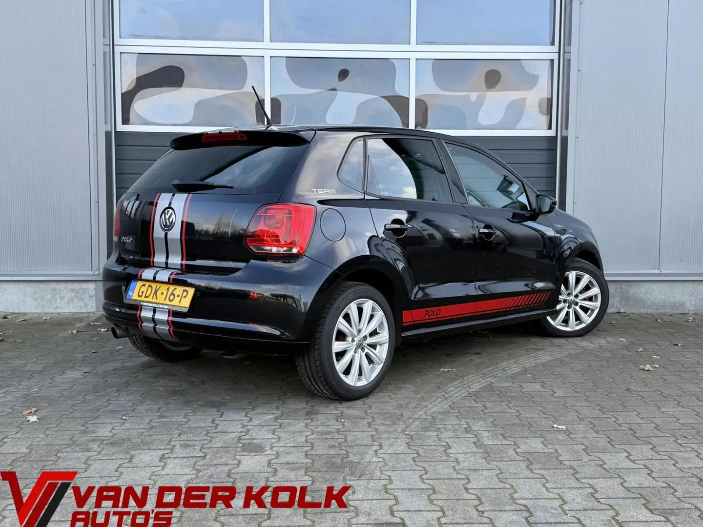 Volkswagen Polo 1.4-16V Comfortline 5 Deurs Navigatie Cruise Airco Negro - 2