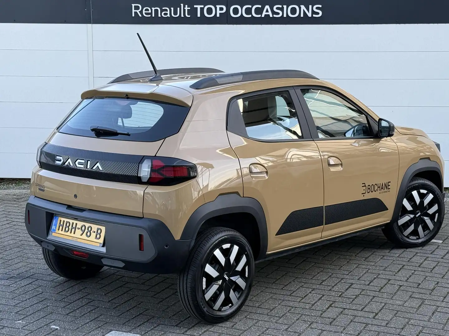 Dacia Spring Extreme 65 27 kWh | Snel laden | Armsteun | Camera Bruin - 2