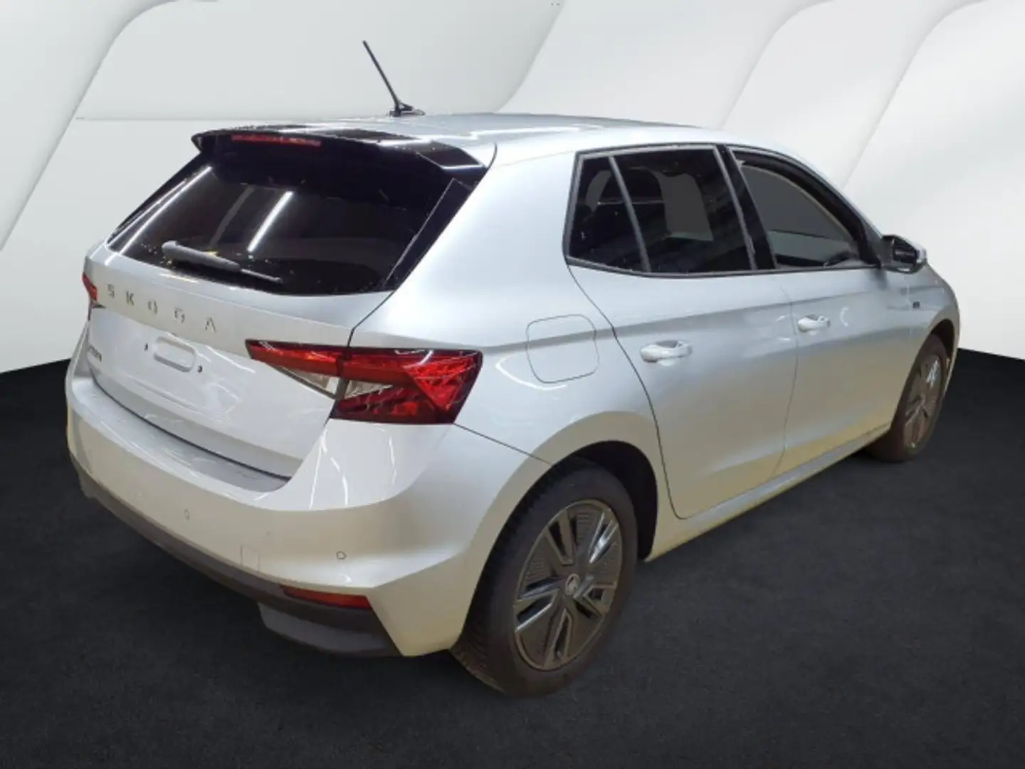 Skoda Fabia 1.0 TSI DSG Tour AHK+LED+ACC+Kamera+Navi+A Silber - 2