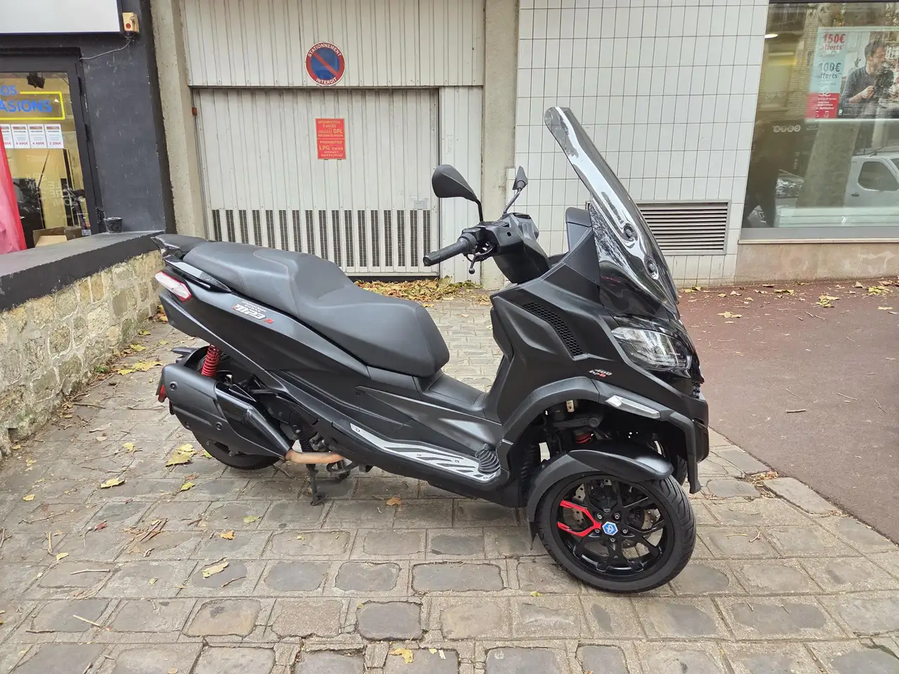 Piaggio MP3 400