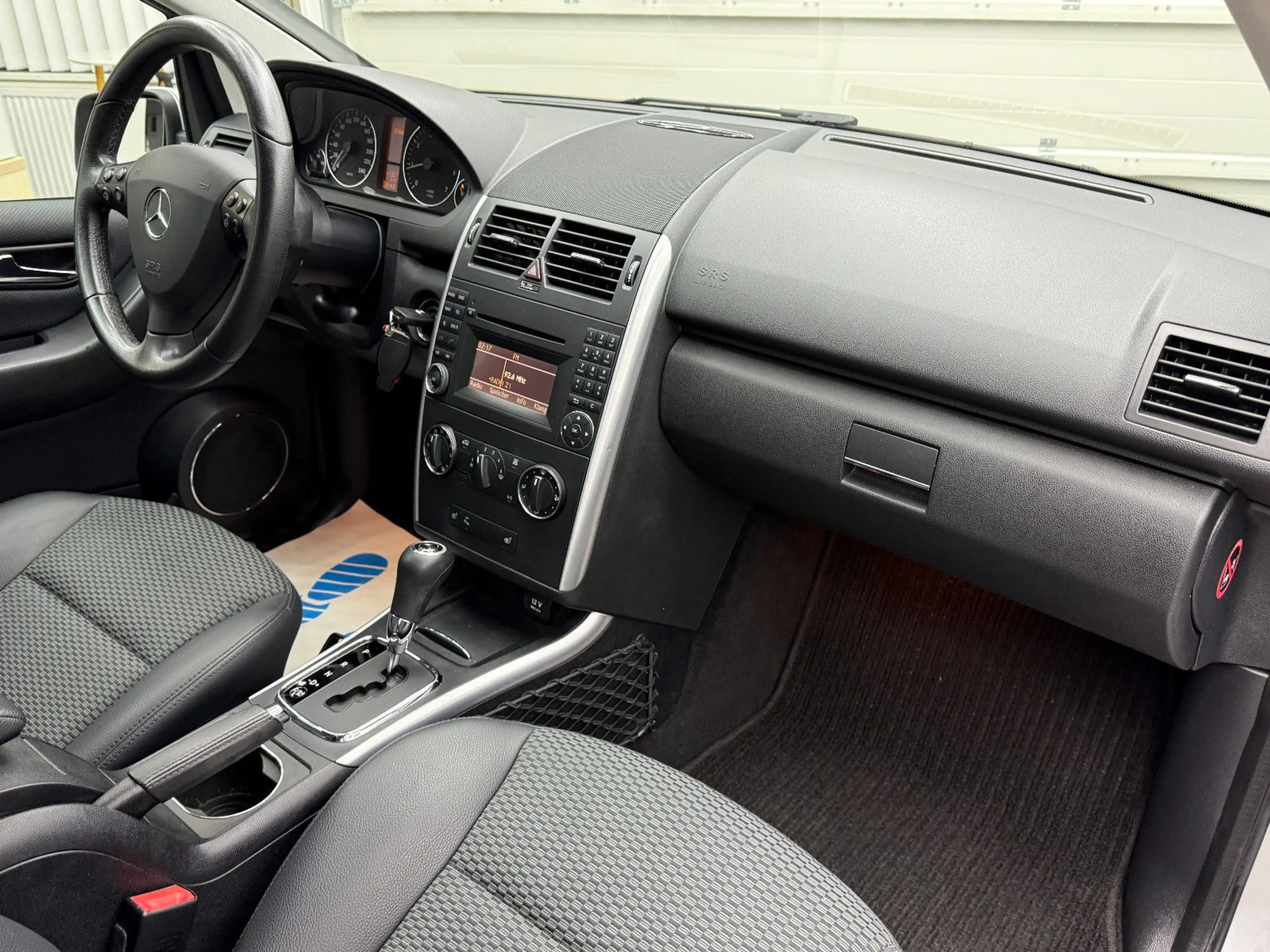 Mercedes-Benz A 180 Avantgarde / 1. Hand Automatik Tempomat — photo 7