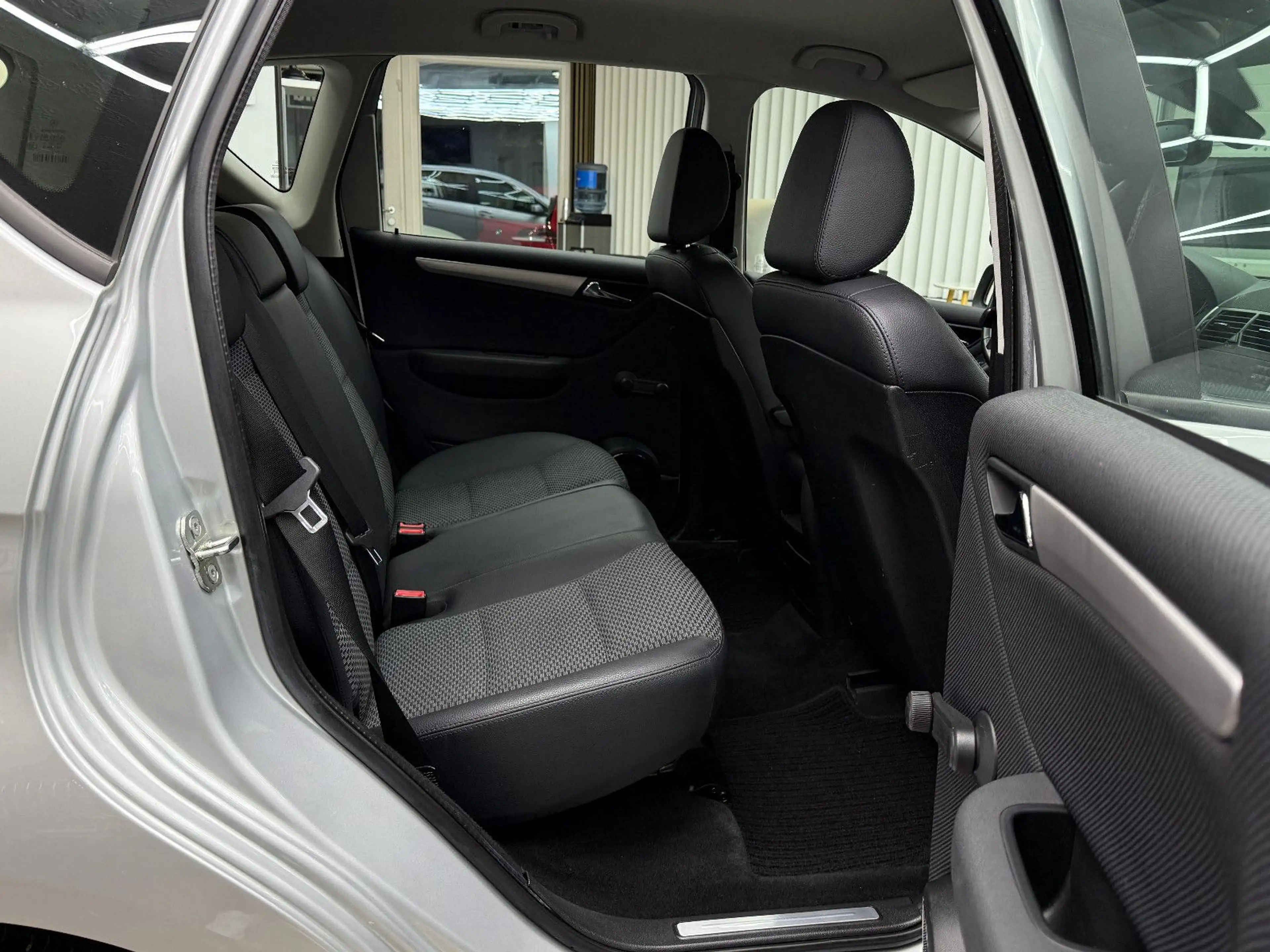Mercedes-Benz A 180 Avantgarde / 1. Hand Automatik Tempomat — photo 13
