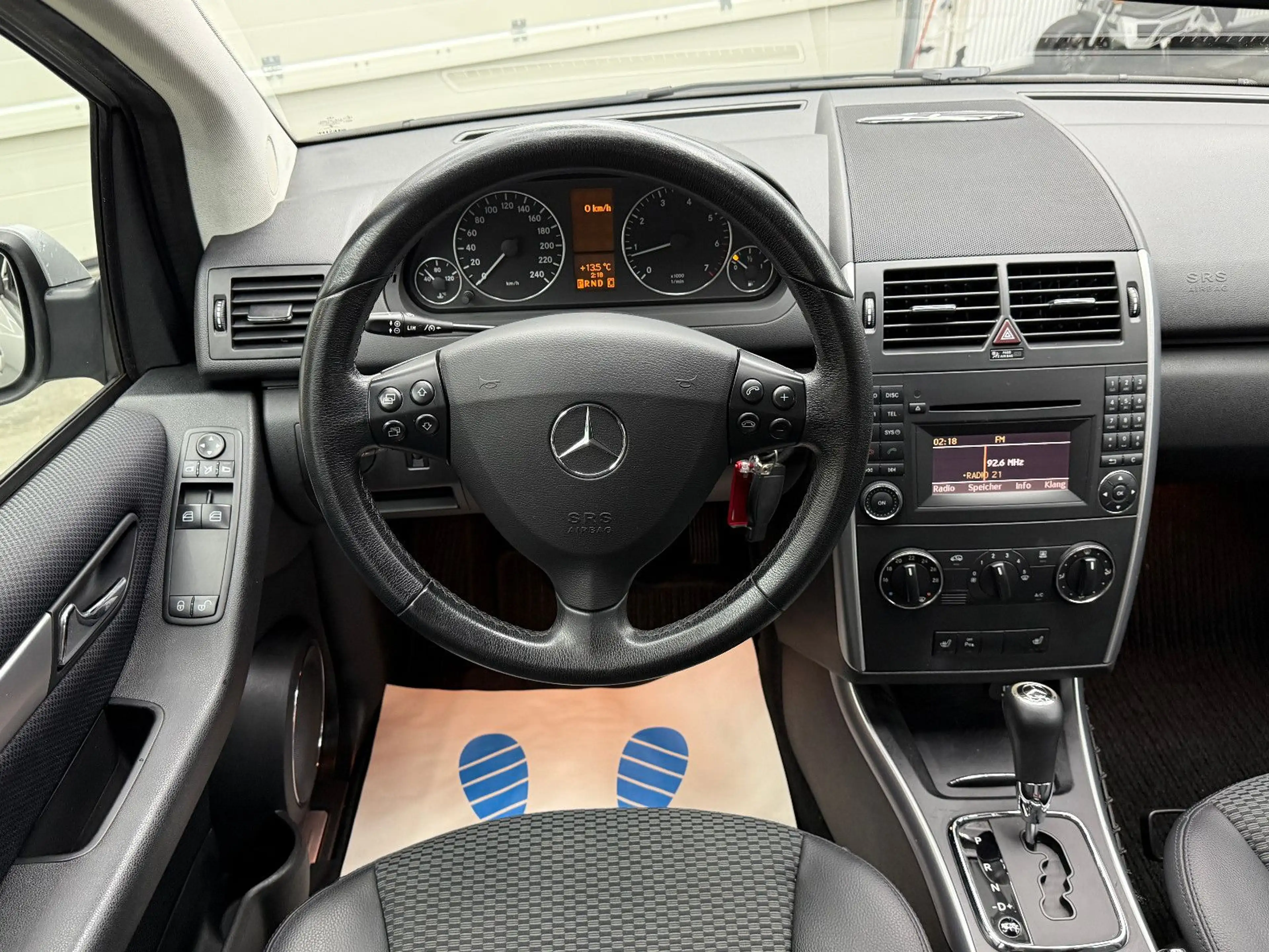 Mercedes-Benz A 180 Avantgarde / 1. Hand Automatik Tempomat — photo 9