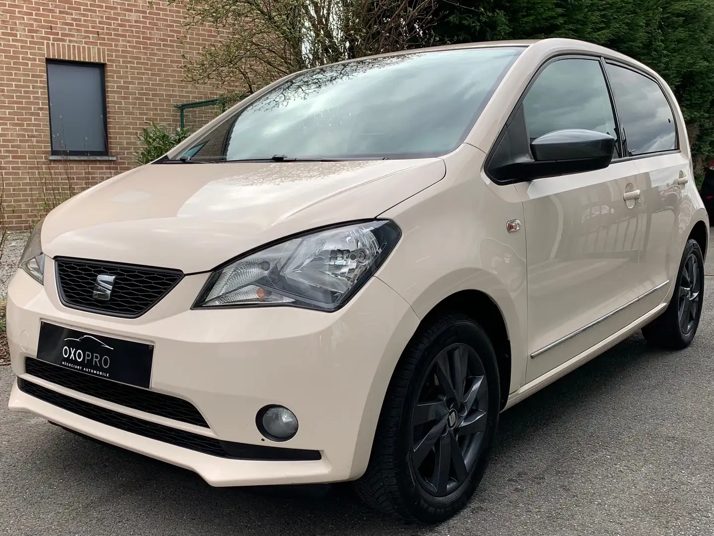 SEAT Mii 1.0i BY MANGO / Airco / Gps / Alcantara /Bluetooth Beige - 2