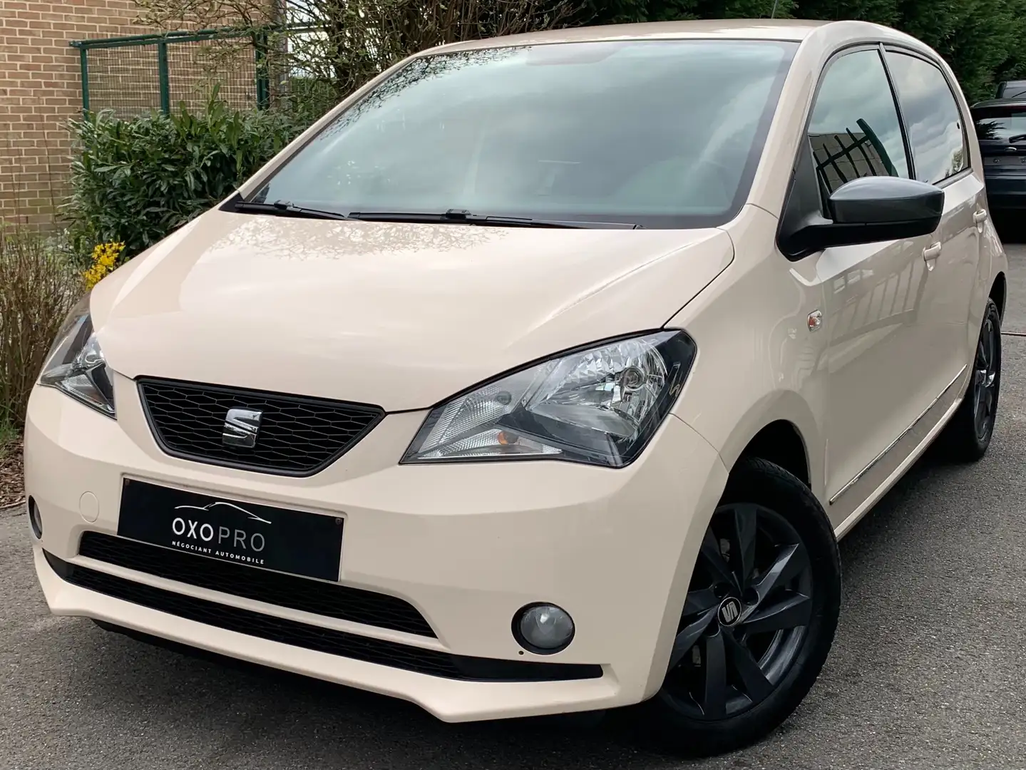 SEAT Mii 1.0i BY MANGO / Airco / Gps / Alcantara /Bluetooth Beige - 1