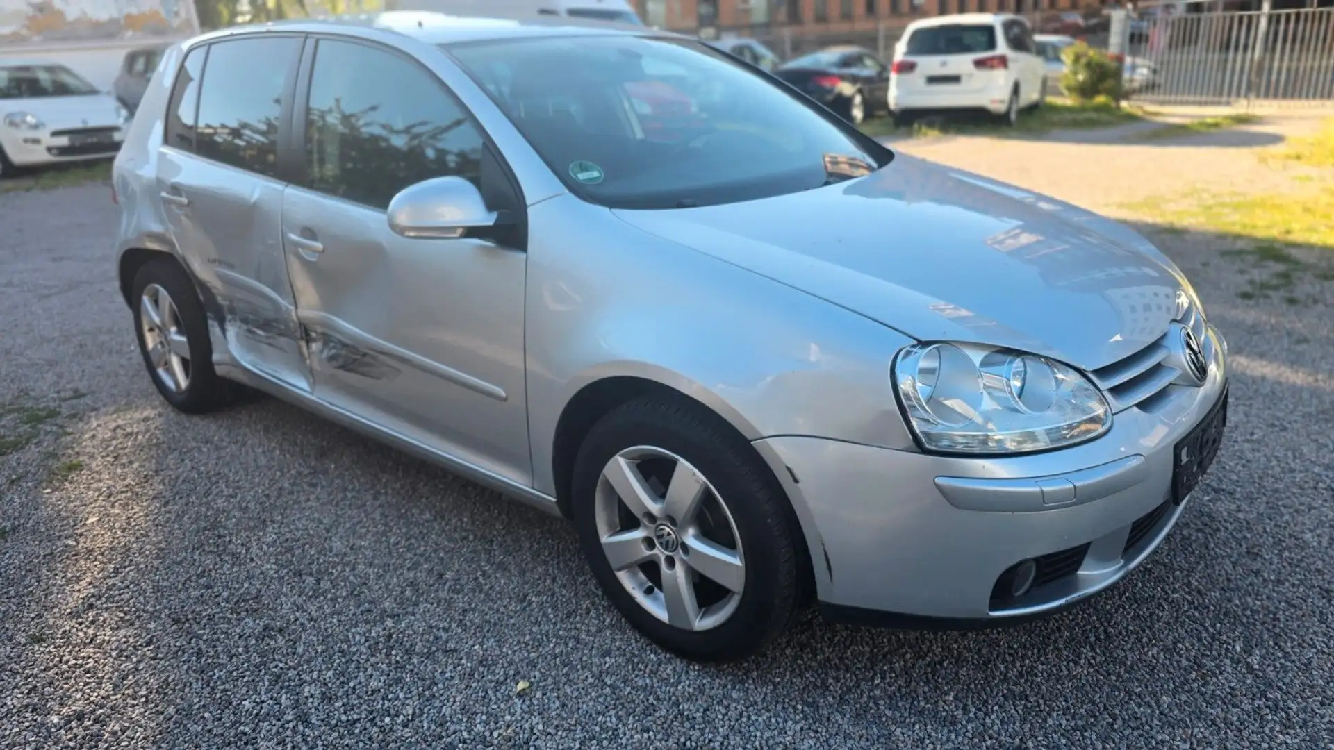 Volkswagen Golf V Lim. United Plateado - 2