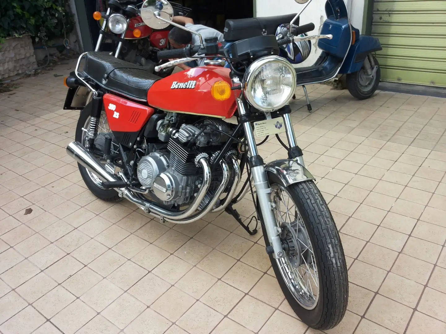 Benelli 350 RS Rosso - 1